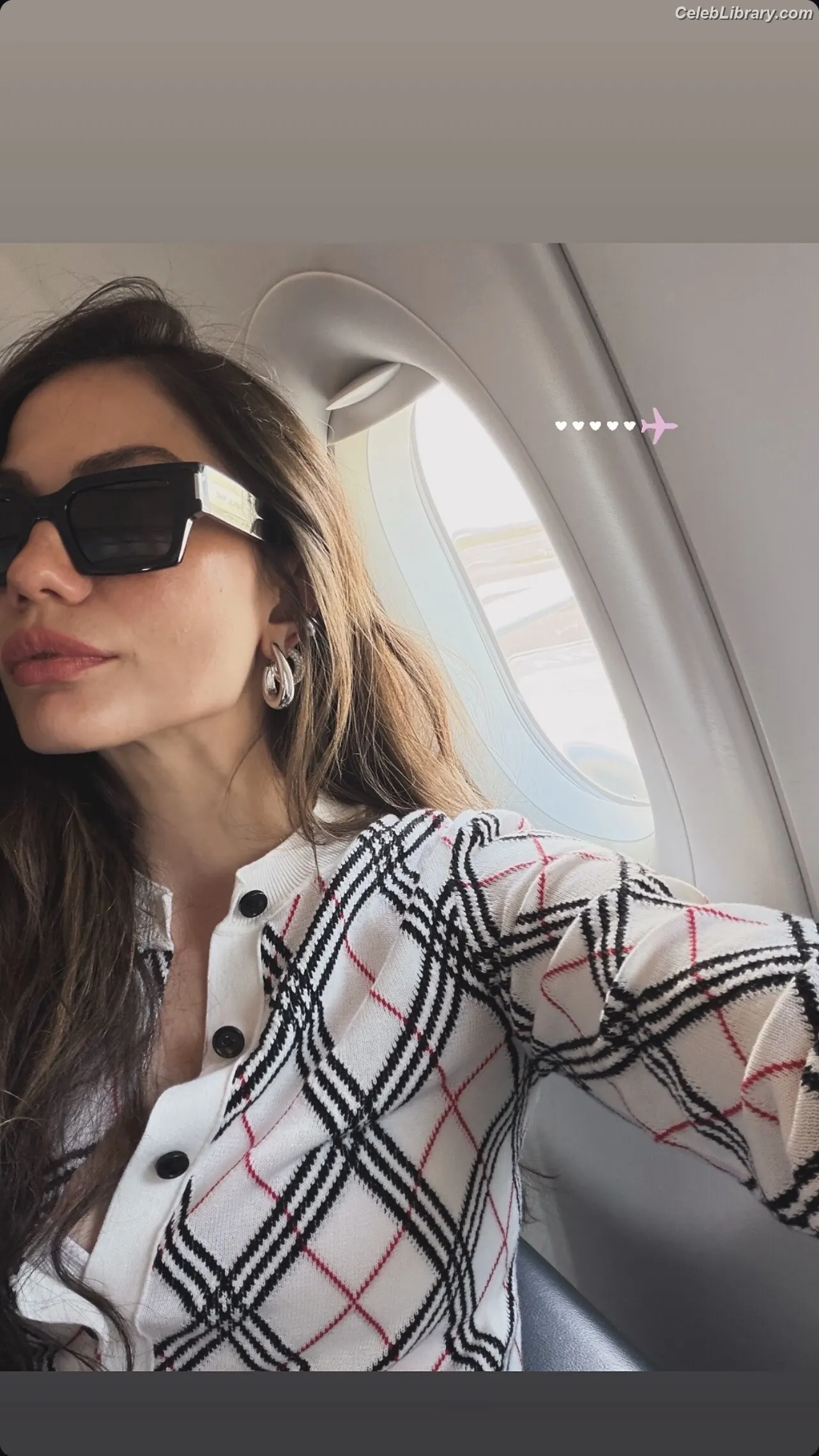 Demet Özdemir photo 23 of 325
