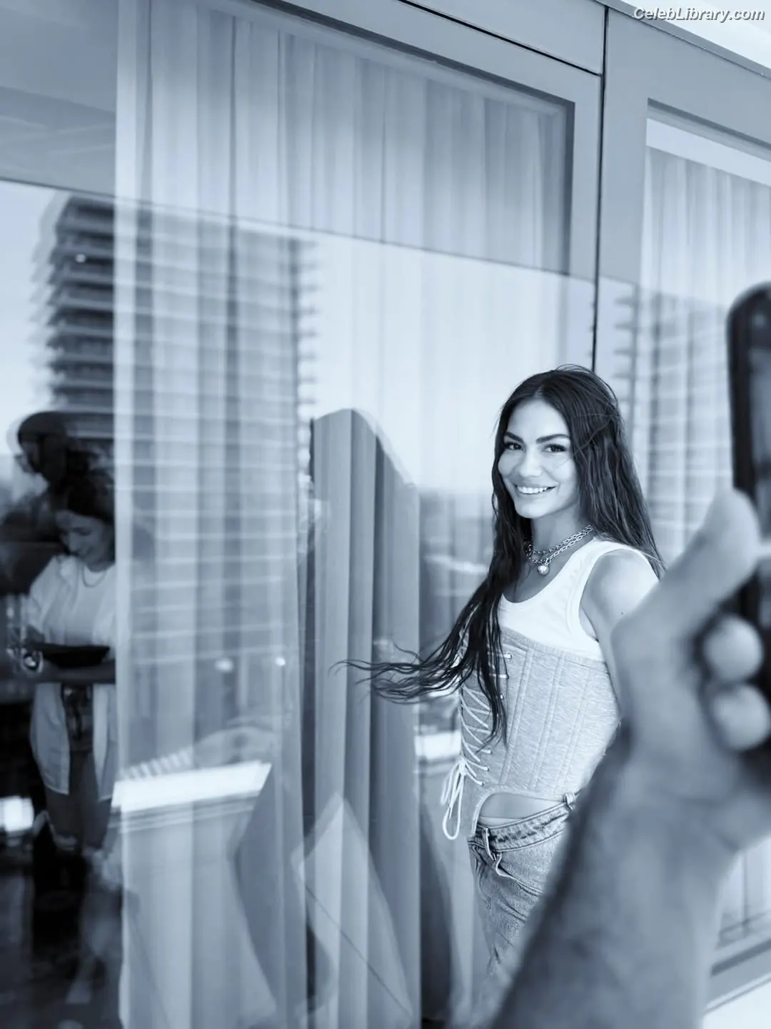 Demet Özdemir photo 13 of 325