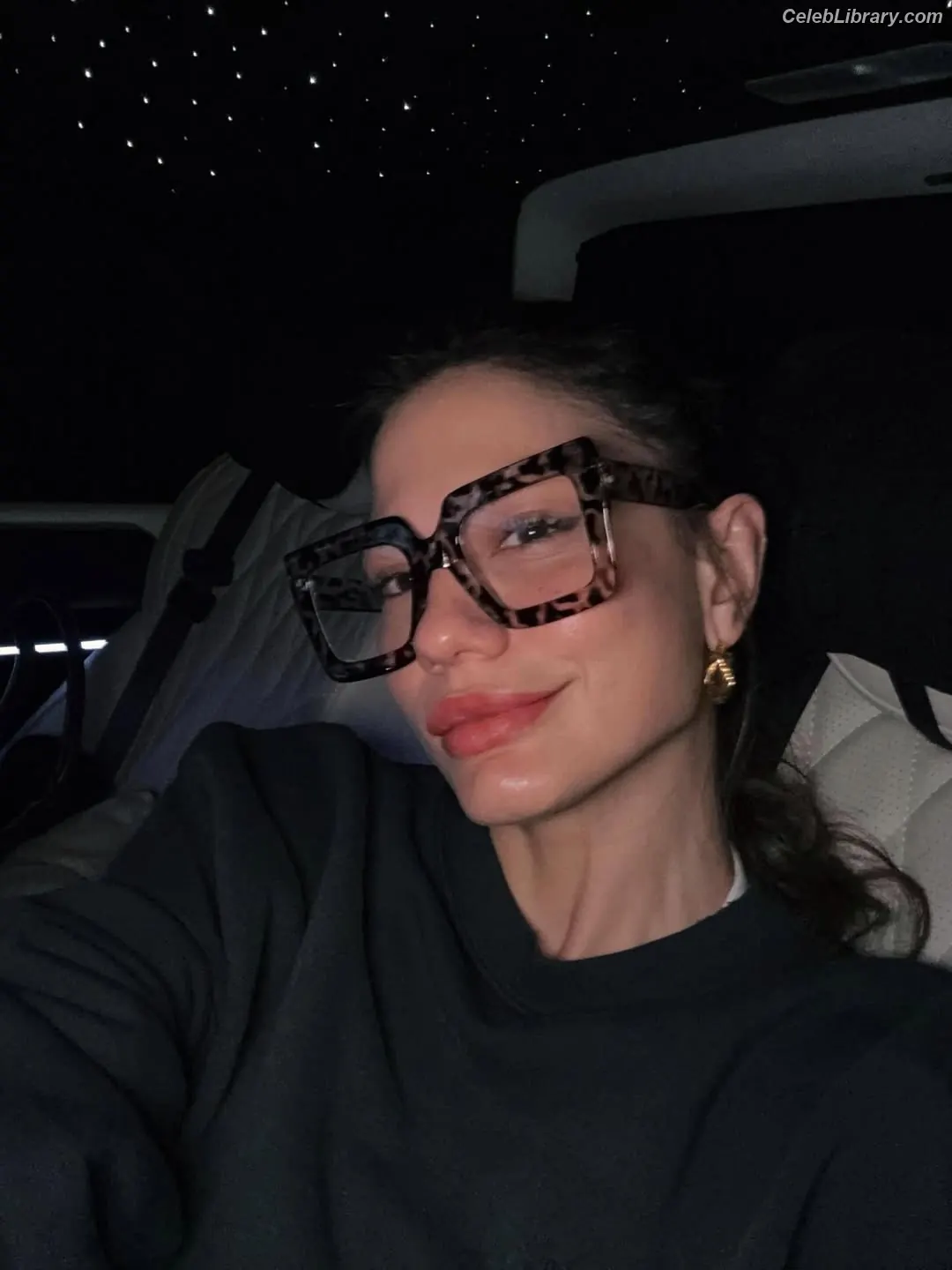 Demet Özdemir photo 2 of 325