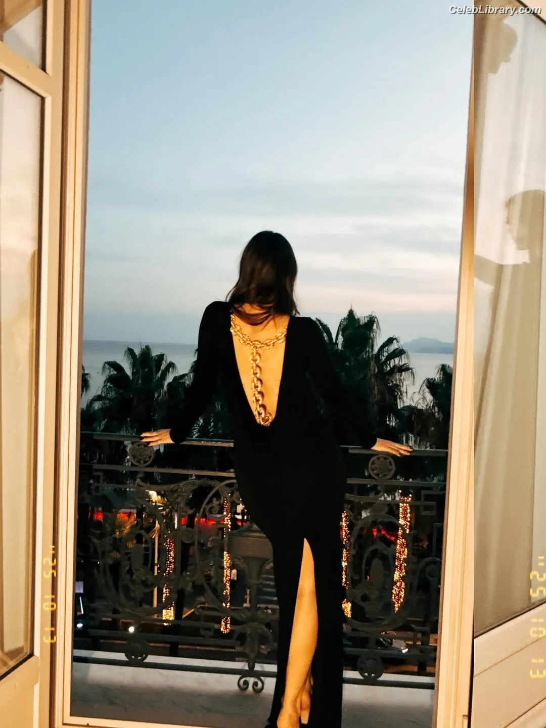 Demet Özdemir photo 5 of 325