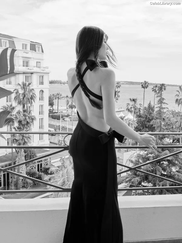 Demet Özdemir photo 6 of 326
