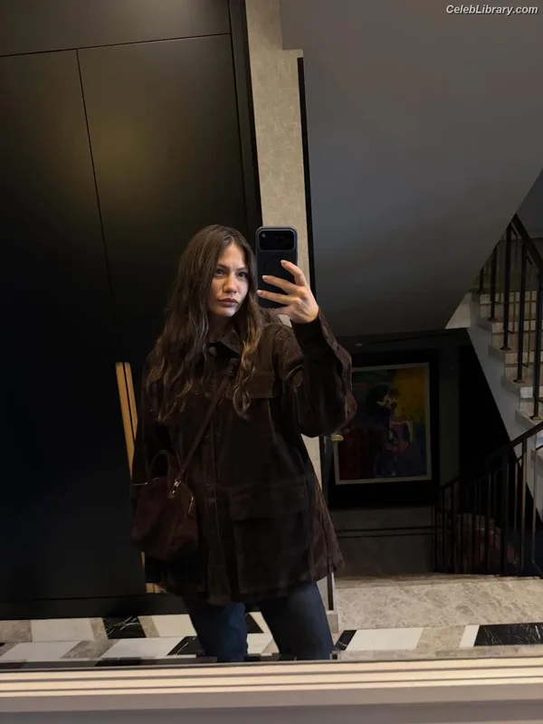 Demet Özdemir photo 10 of 326