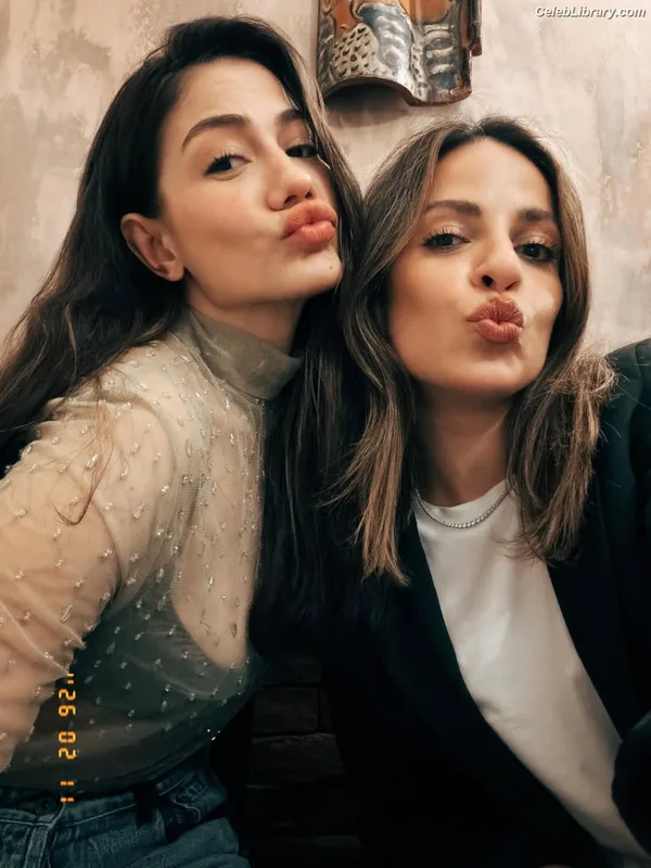 Demet Özdemir photo 23 of 326