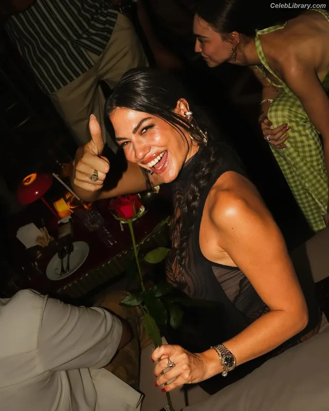 Demet Özdemir photo 21 of 326