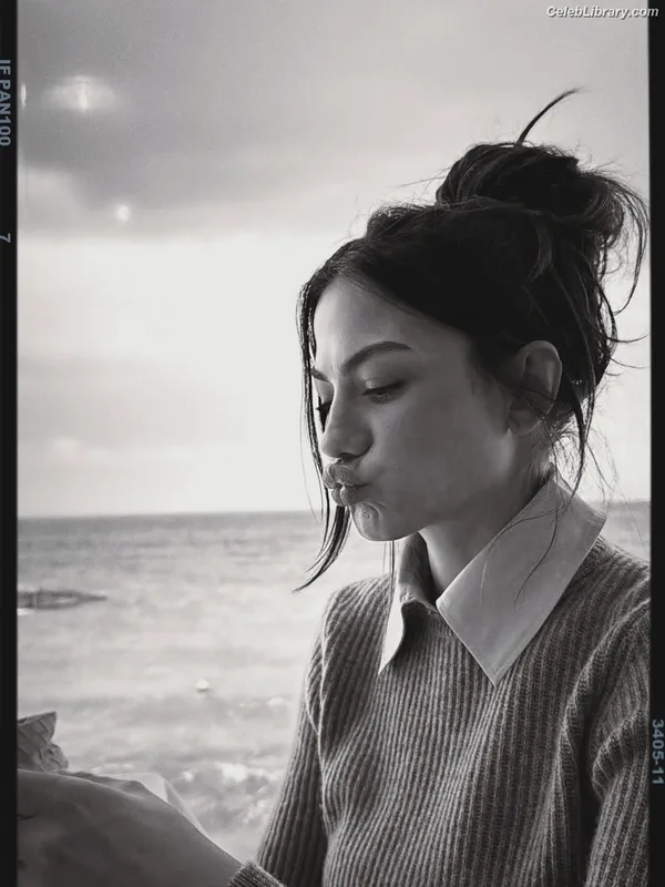 Demet Özdemir photo 6 of 326
