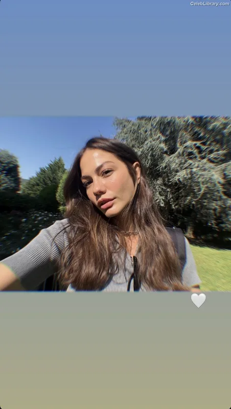 Demet Özdemir photo 18 of 326
