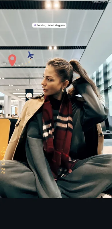 Demet Özdemir photo 20 of 326