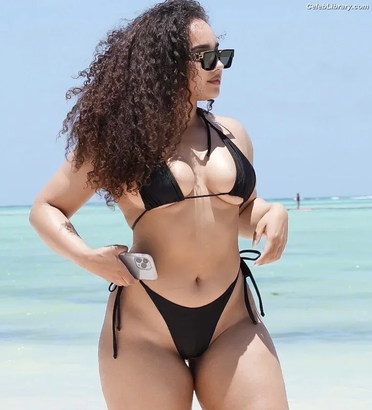 Demetria Obilor photo 10 of 279