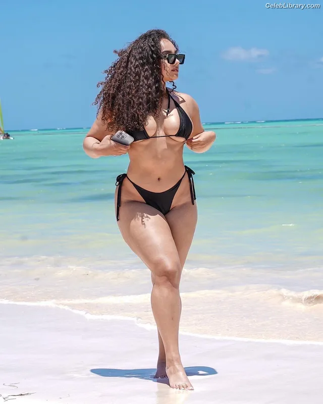 Demetria Obilor photo 4 of 279