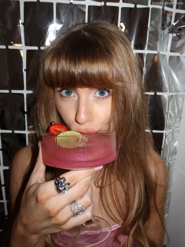 Demi Burnett photo 18 of 62
