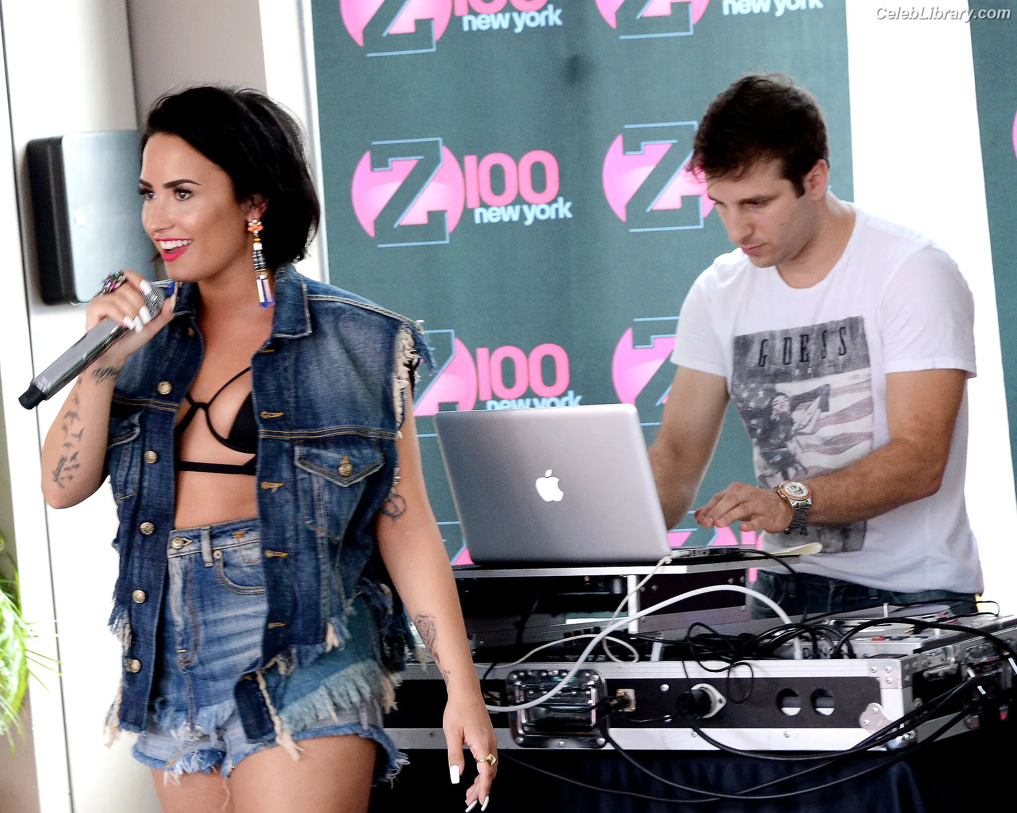 Demi Lovato photo 15 of 1264