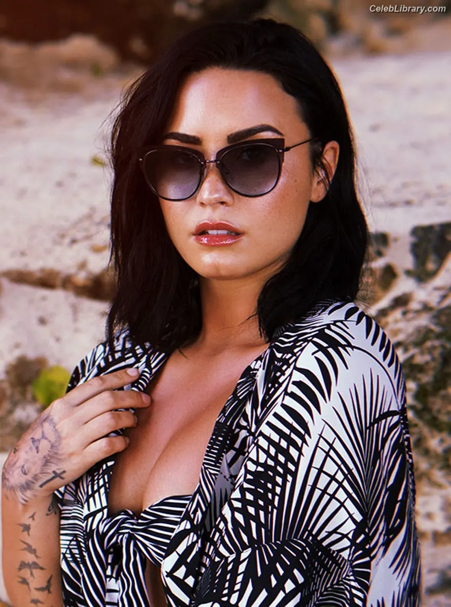 Demi Lovato photo 22 of 1264