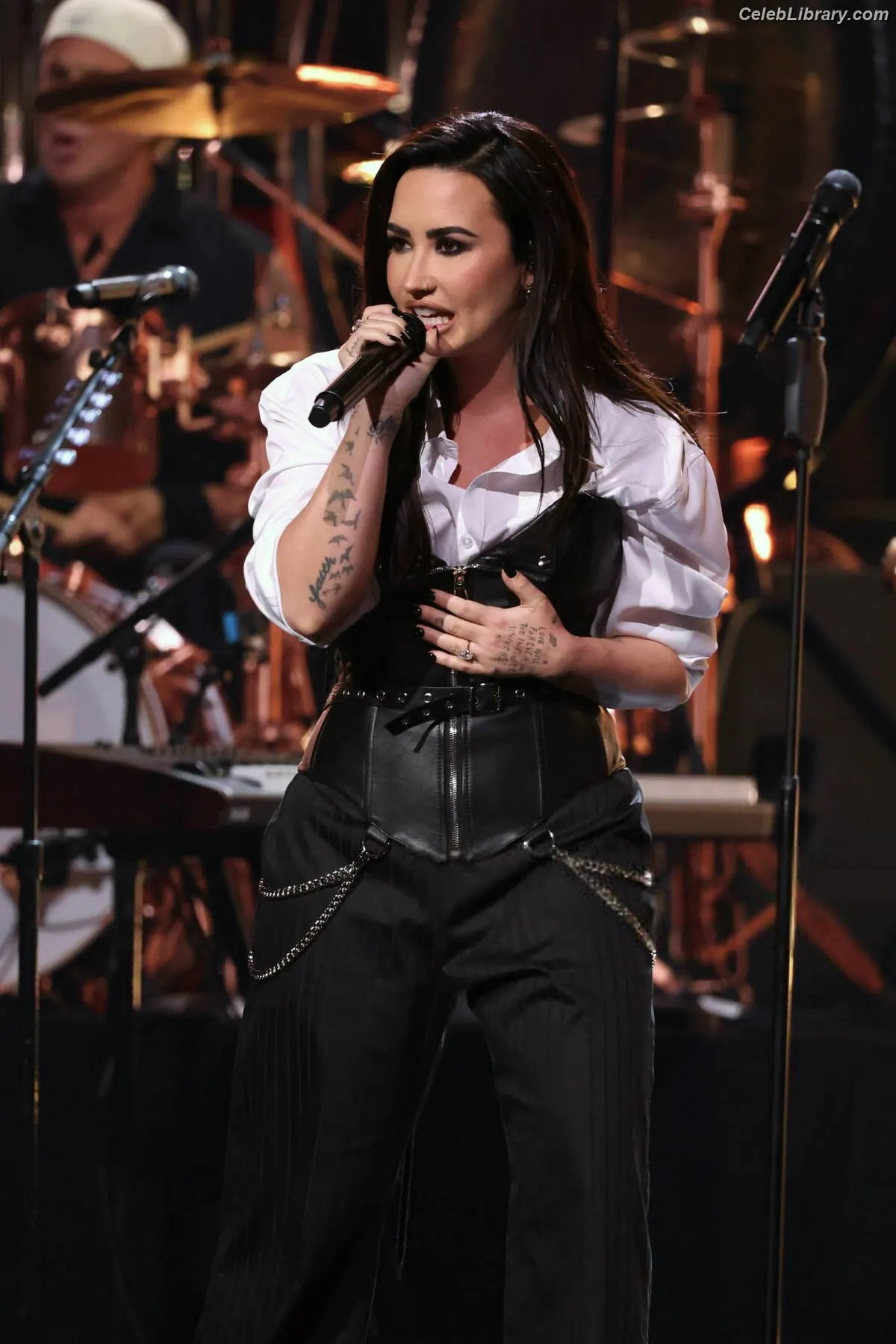 Demi Lovato photo 18 of 1264
