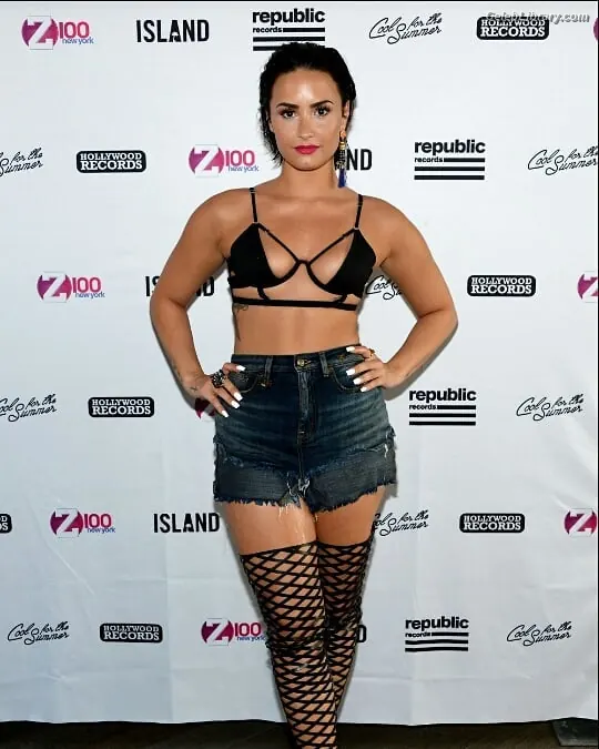 Demi Lovato photo 22 of 1264