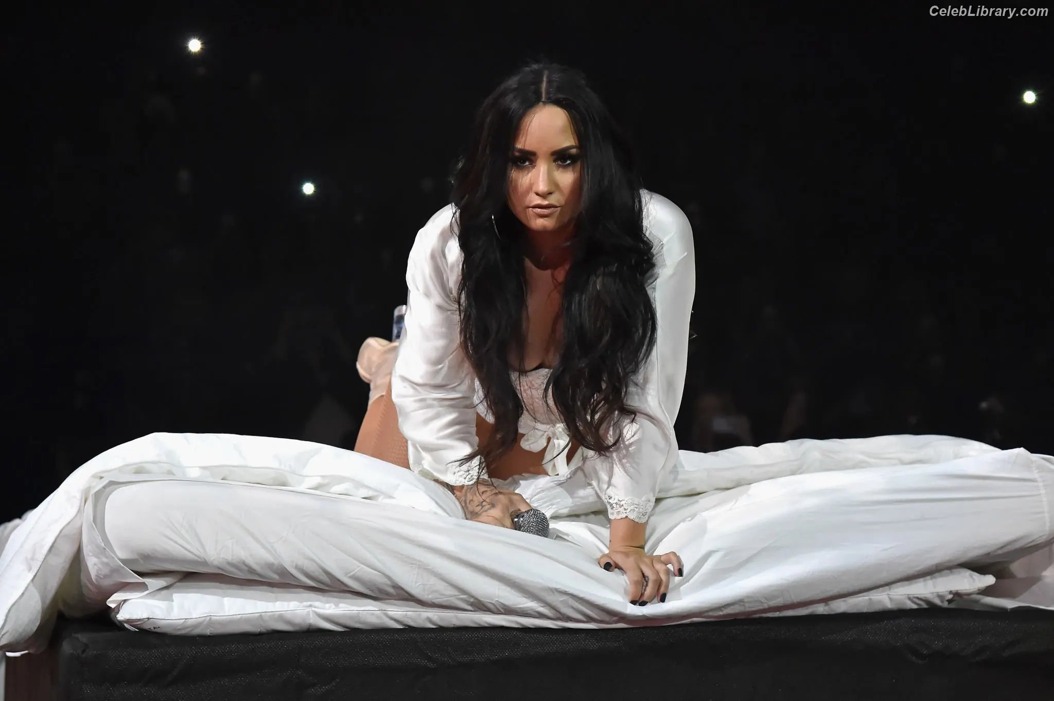 Demi Lovato photo 4 of 1264