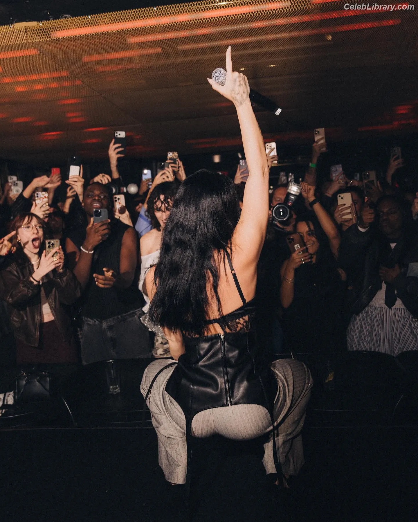 Demi Lovato photo 18 of 1264