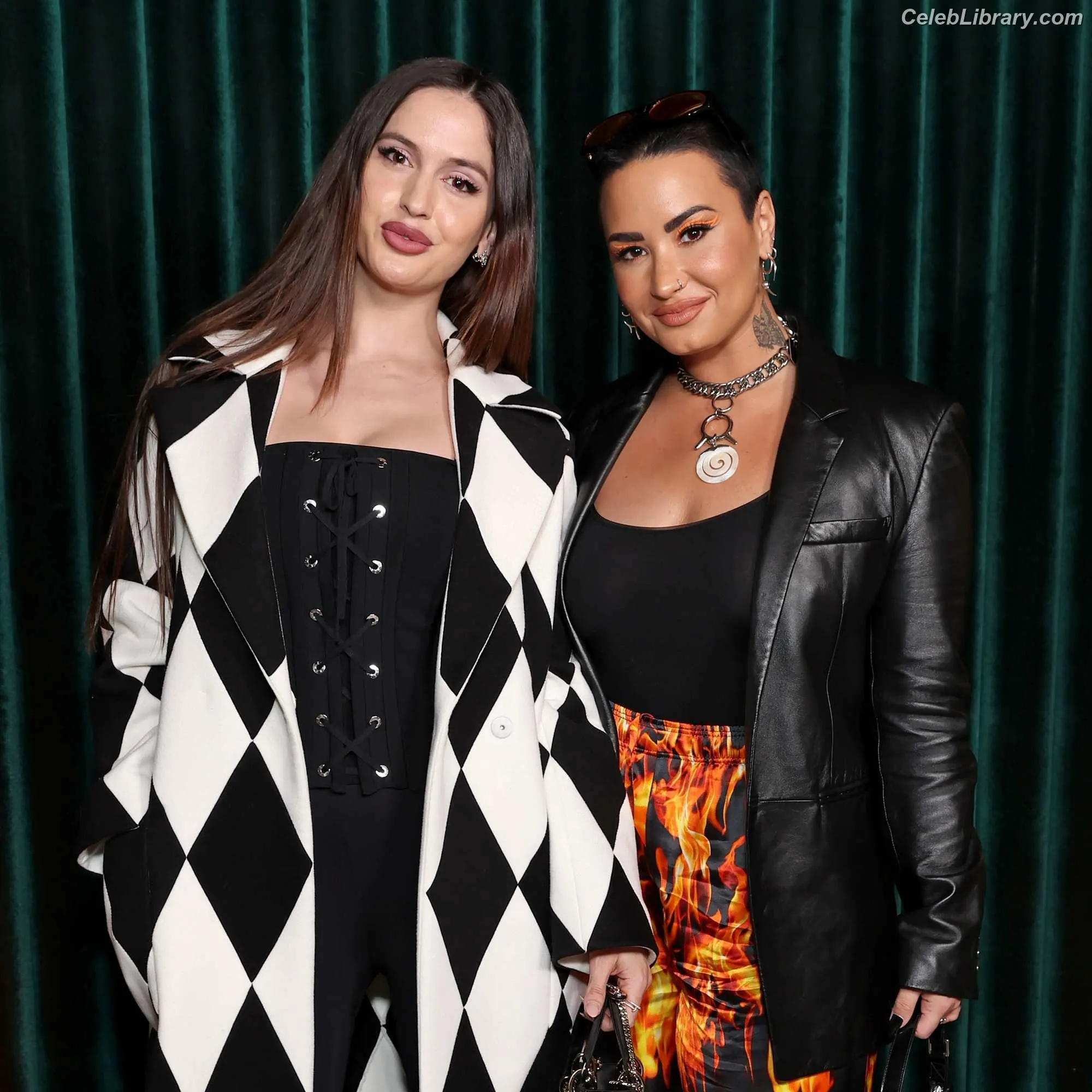 Demi Lovato photo 1 of 1264