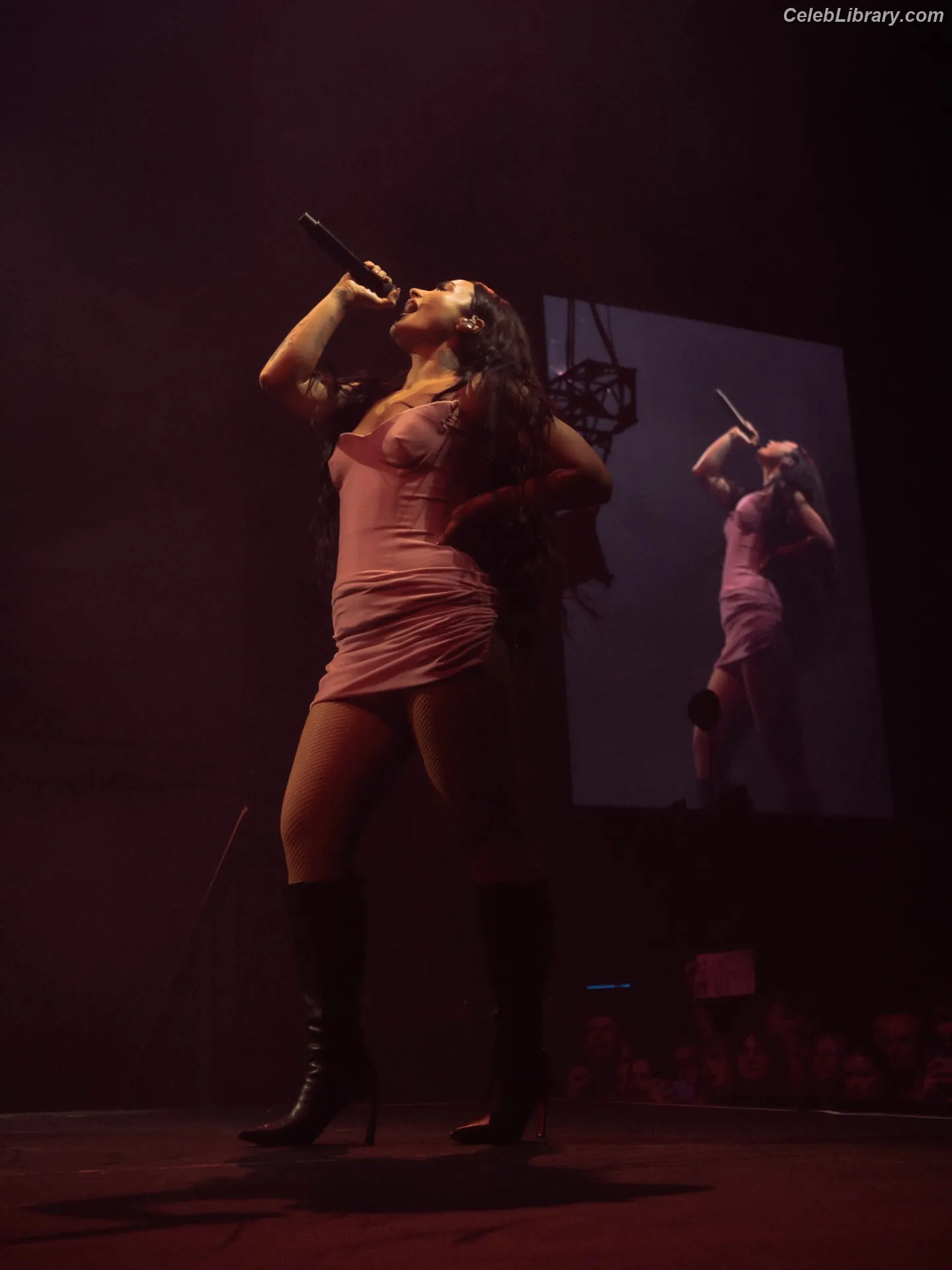 Demi Lovato photo 5 of 1264