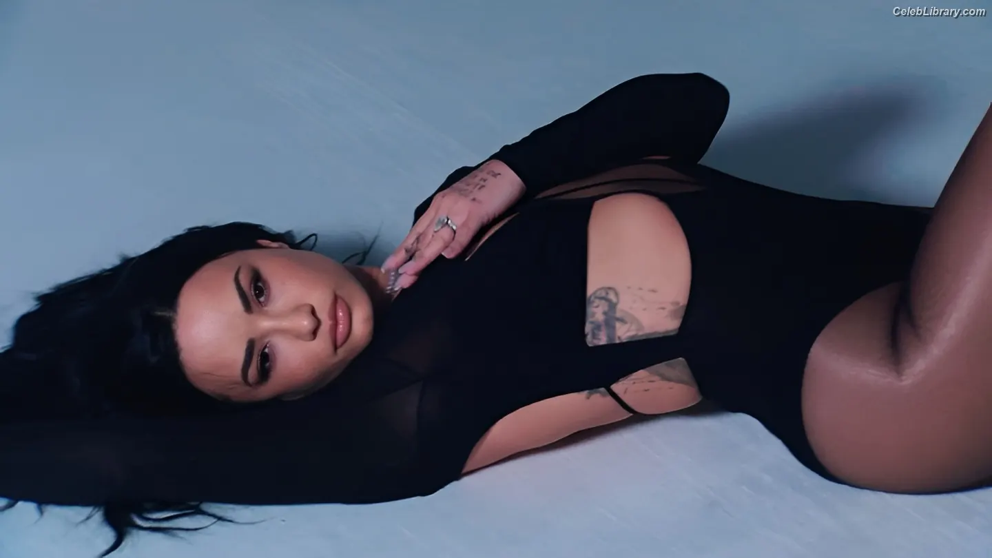 Demi Lovato photo 12 of 1264