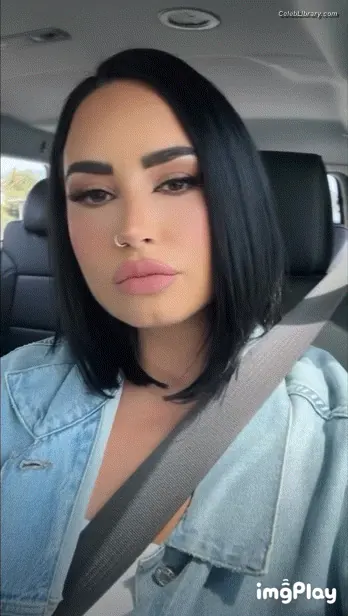 Demi Lovato photo 22 of 1264