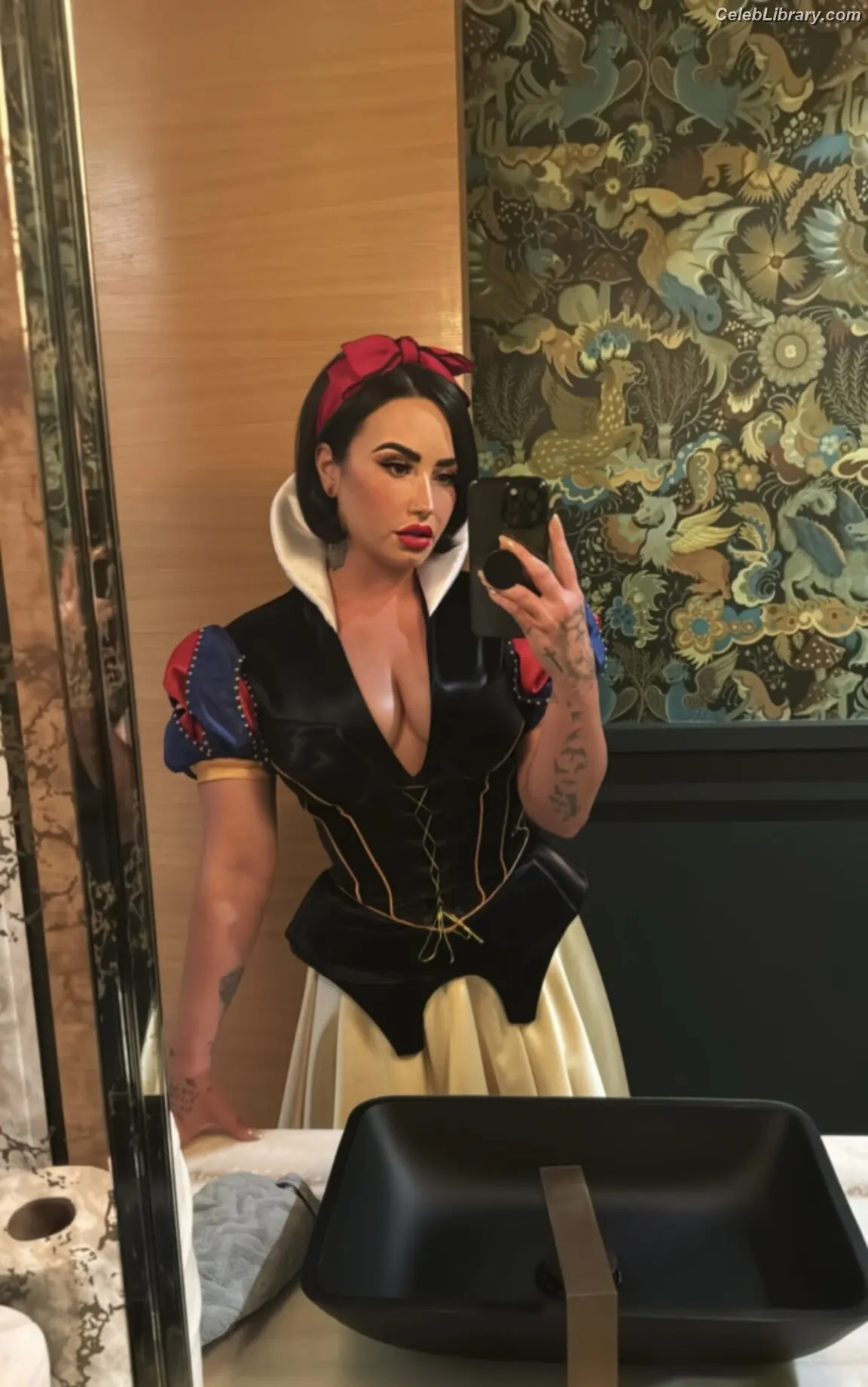 Demi Lovato photo 23 of 1264