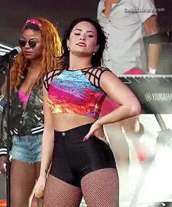 Demi Lovato photo 4 of 1264