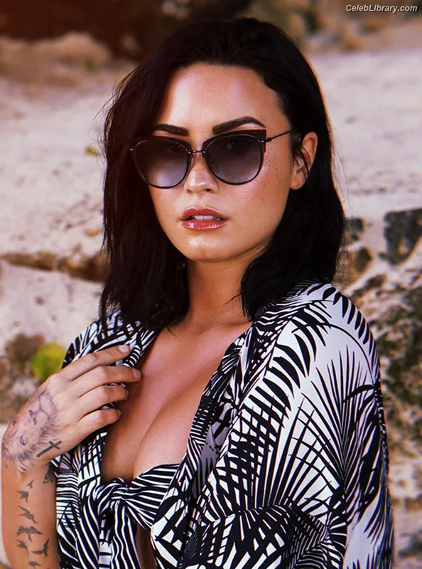 Demi Lovato photo 22 of 1234