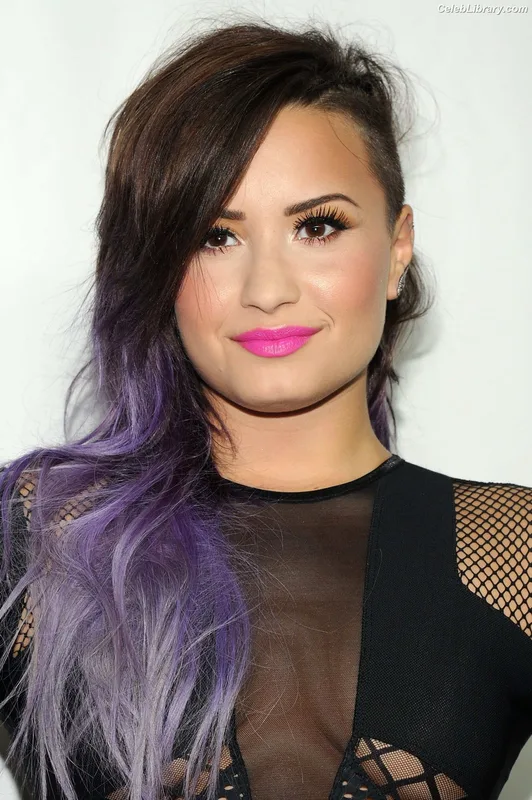 Demi Lovato photo 24 of 1234