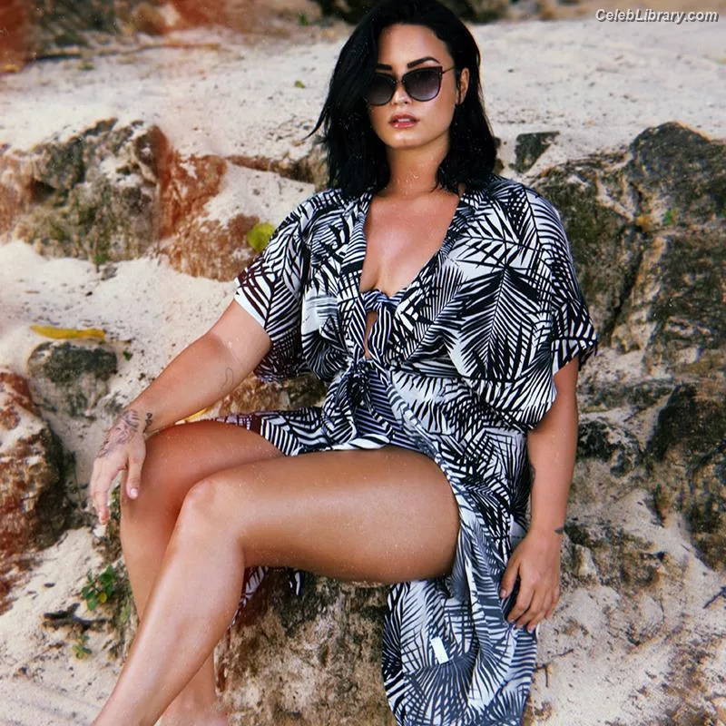 Demi Lovato photo 6 of 1234