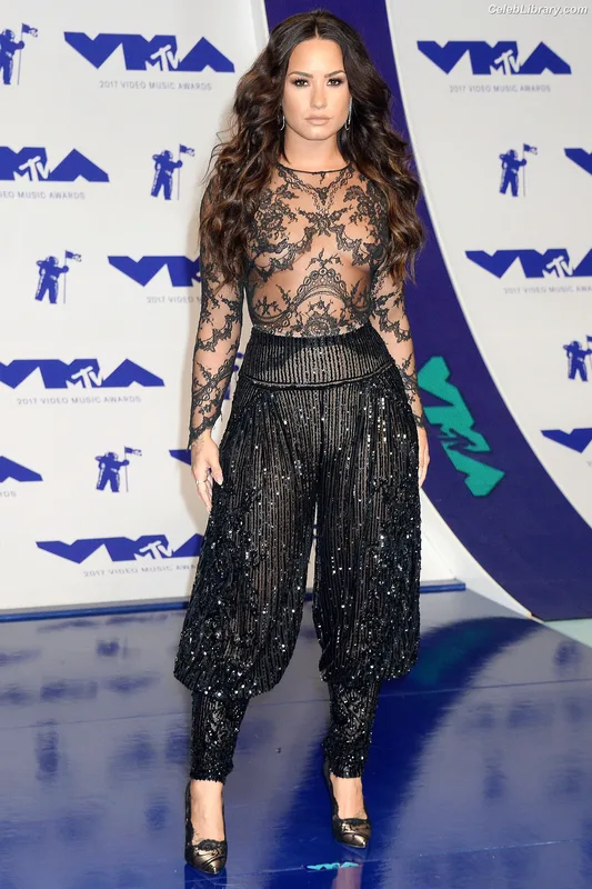 Demi Lovato photo 23 of 1234