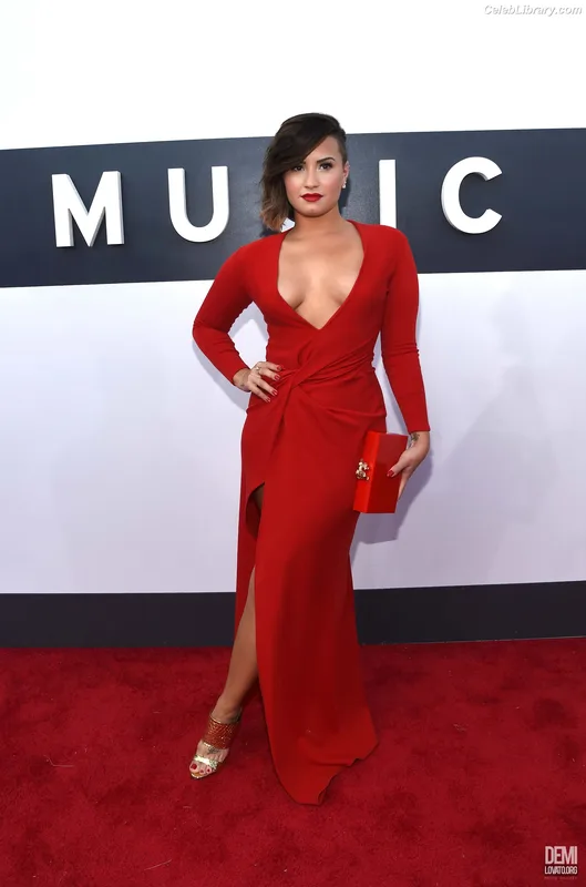 Demi Lovato photo 9 of 1234