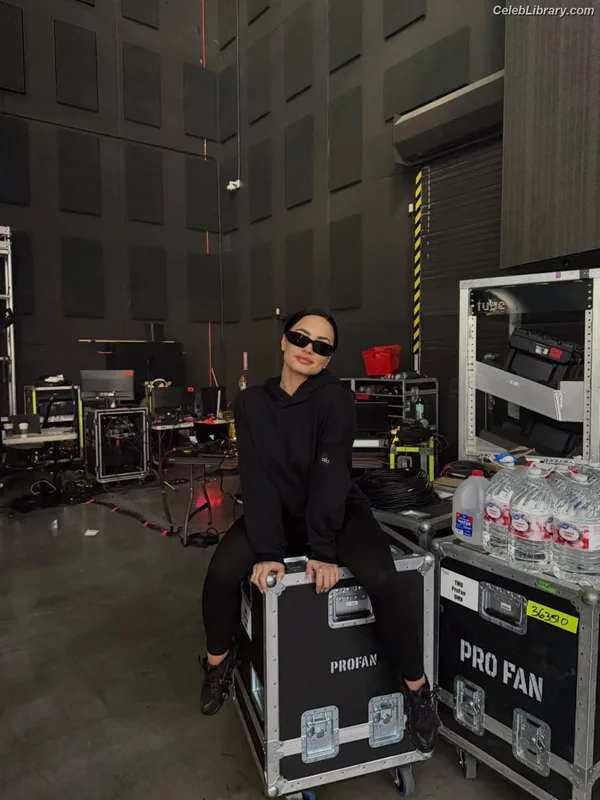 Demi Lovato photo 17 of 1234