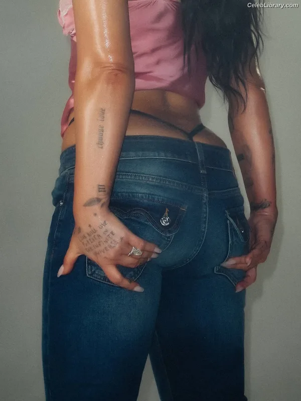 Demi Lovato photo 18 of 1234