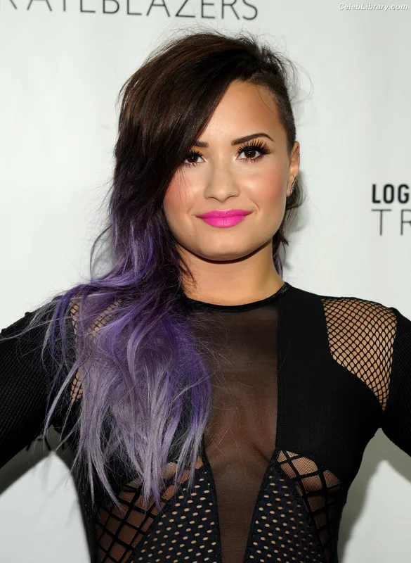 Demi Lovato photo 11 of 1234