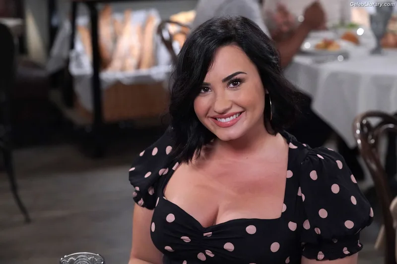 Demi Lovato photo 13 of 1234