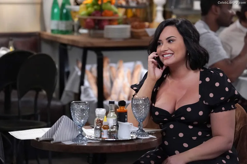 Demi Lovato photo 14 of 1234