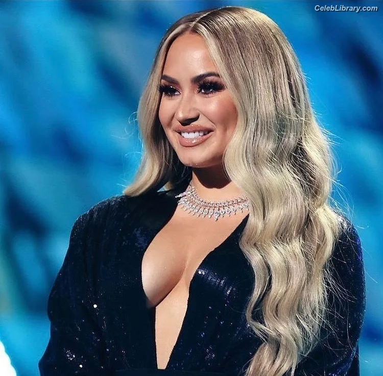 Demi Lovato photo 22 of 1234