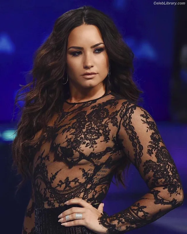 Demi Lovato photo 8 of 1234