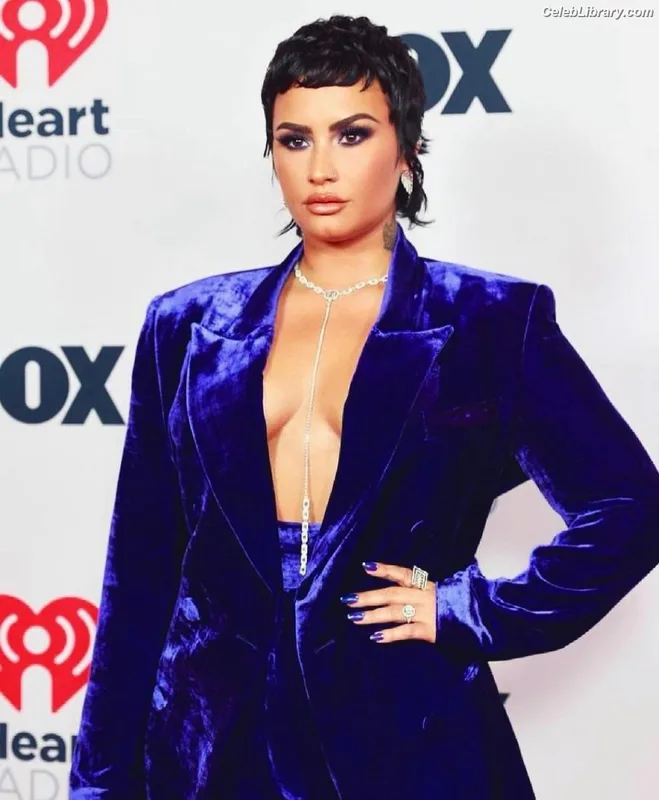 Demi Lovato photo 6 of 1234