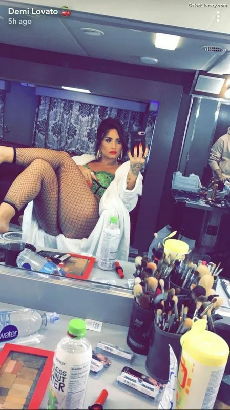 Demi Lovato photo 12 of 1234