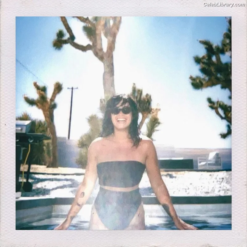 Demi Lovato photo 14 of 1234