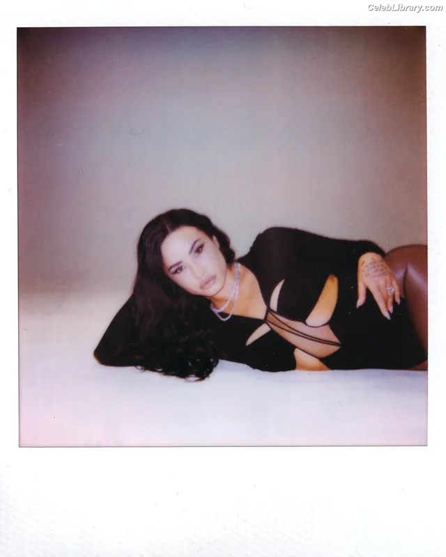 Demi Lovato photo 21 of 1234