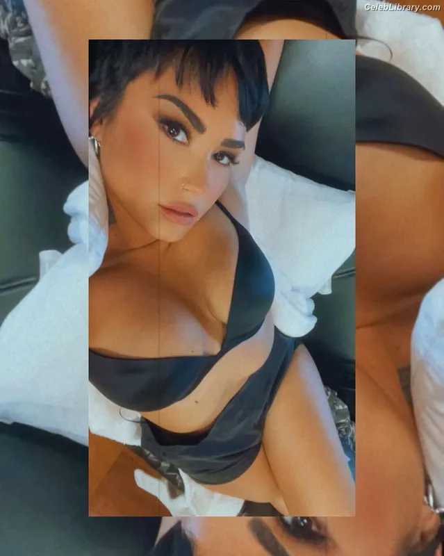 Demi Lovato photo 5 of 1234