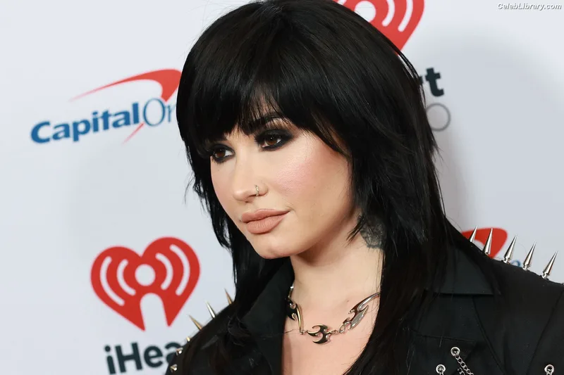 Demi Lovato photo 17 of 1234