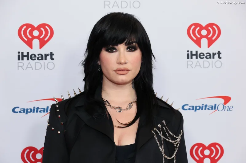Demi Lovato photo 22 of 1234