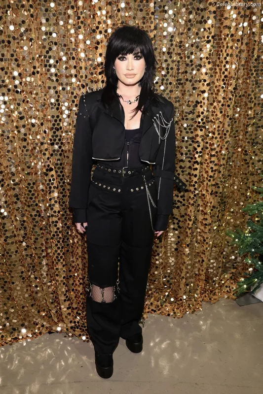 Demi Lovato photo 23 of 1234
