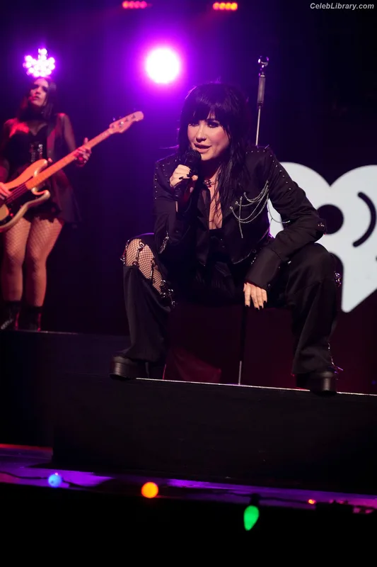 Demi Lovato photo 19 of 1234