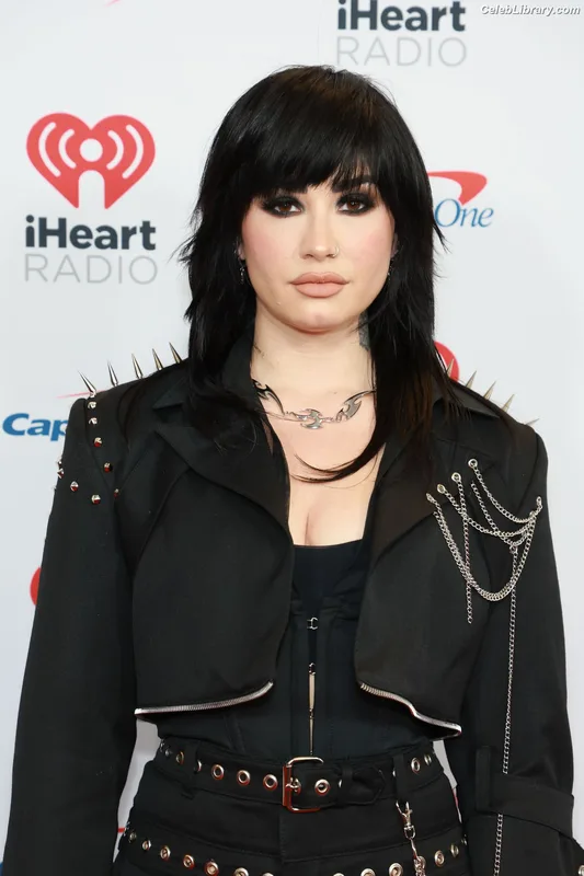 Demi Lovato photo 20 of 1234