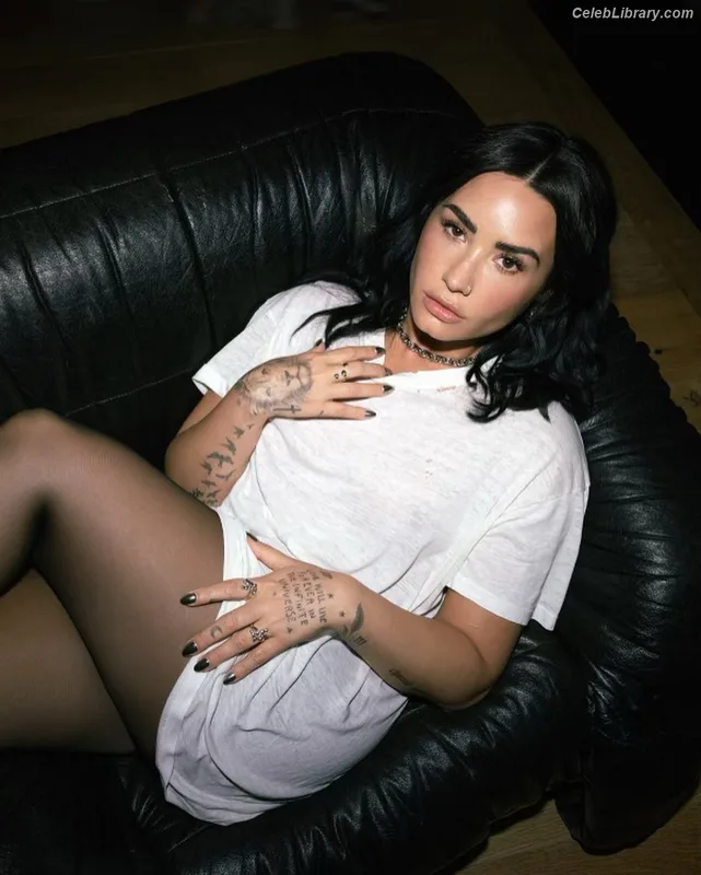 Demi Lovato photo 16 of 1234