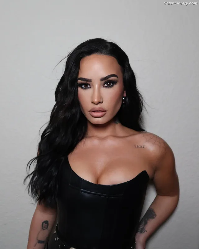 Demi Lovato photo 22 of 1234